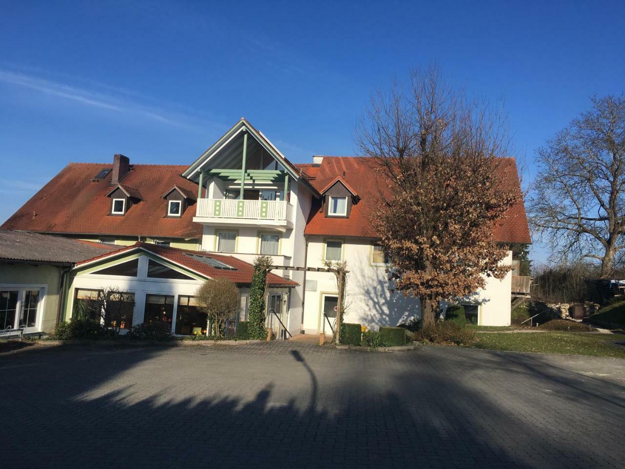 Gasthof Lindenwirt Denkendorf  Bagian luar foto