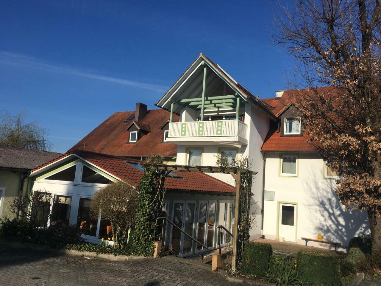 Gasthof Lindenwirt Denkendorf  Bagian luar foto