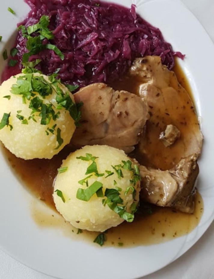 Gasthof Lindenwirt Denkendorf  Bagian luar foto