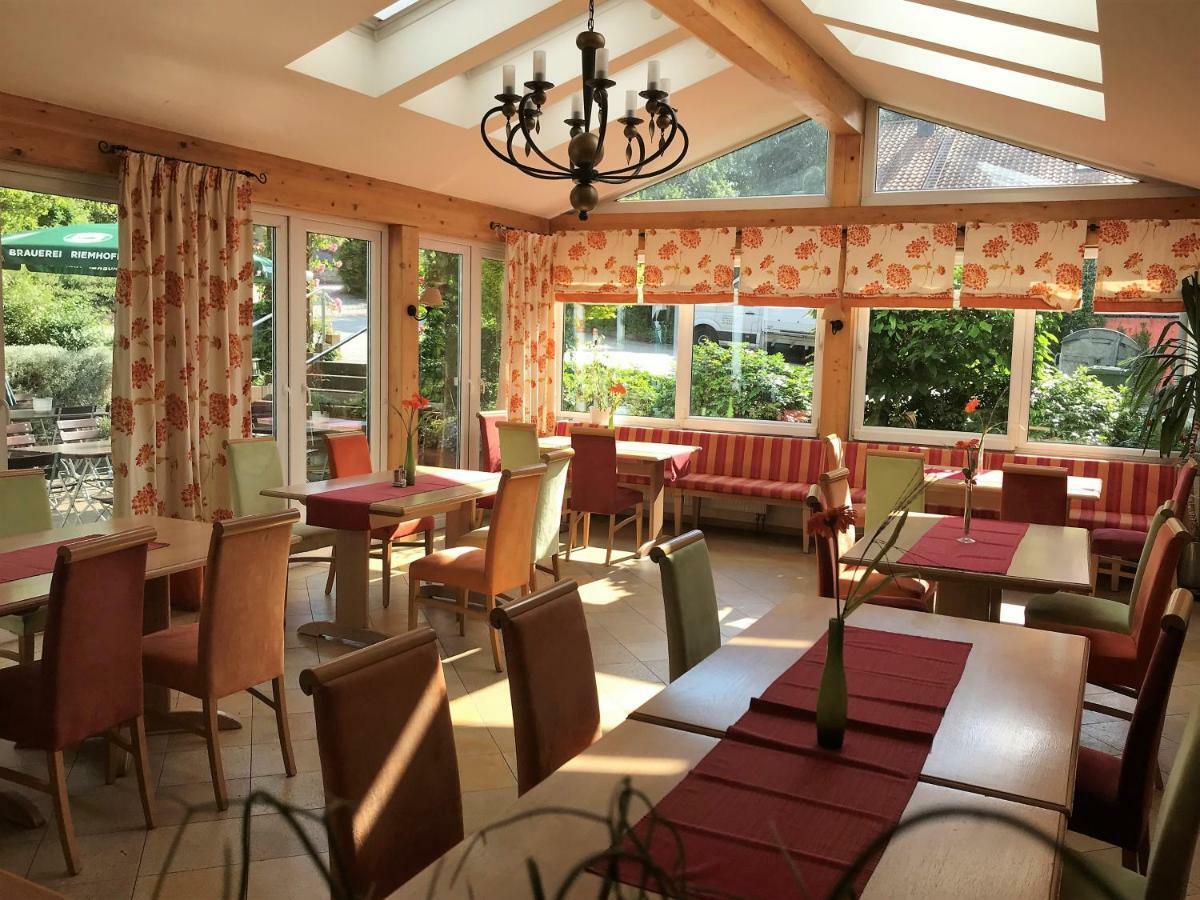 Gasthof Lindenwirt Denkendorf  Bagian luar foto
